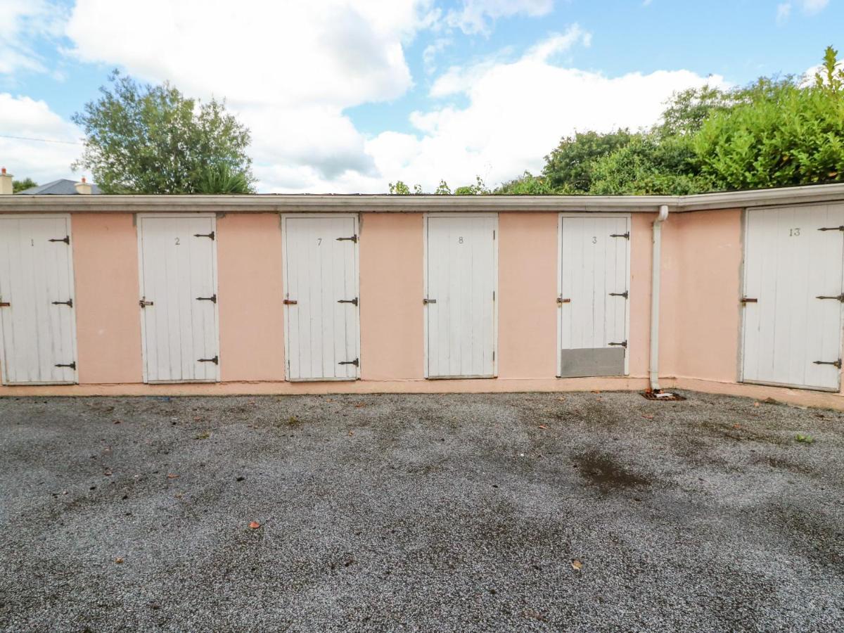 8 Scrahan Place Killarney Exterior photo