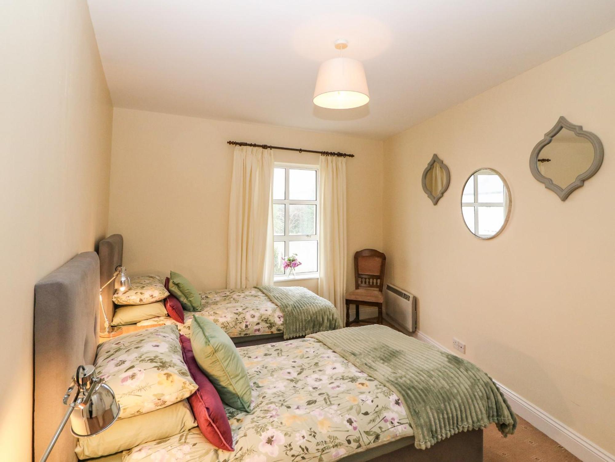 8 Scrahan Place Killarney Exterior photo