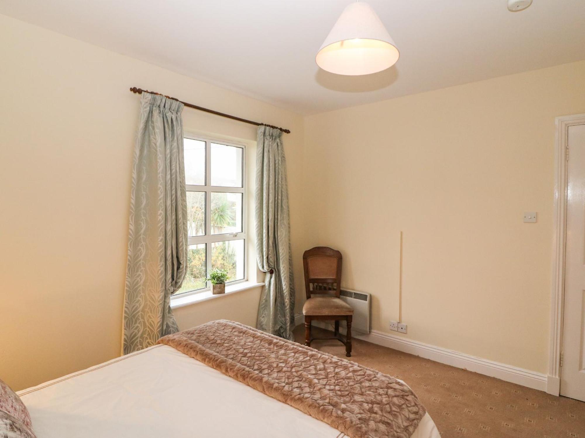 8 Scrahan Place Killarney Exterior photo